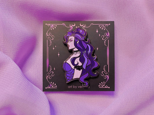 Widow pin in a mage style